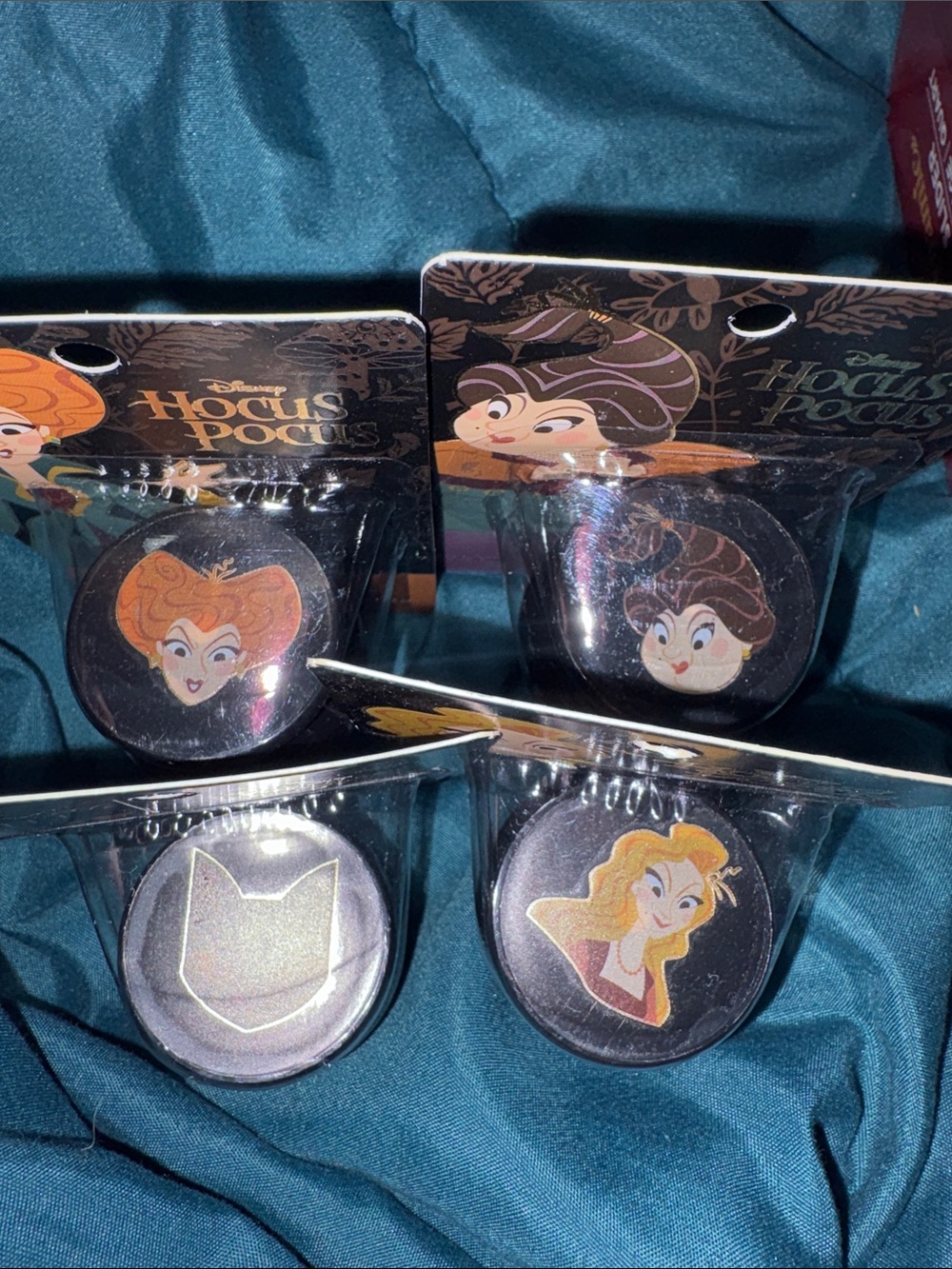 Disney Hocus Pocus Black Cauldron Lip Balm Set w/ faces on lids - Picture 11 of 11